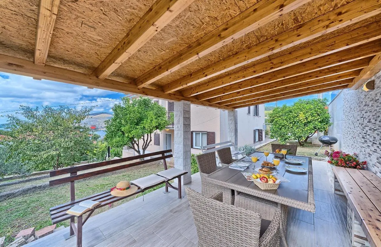 Apartmani Marina Trogir 3*,