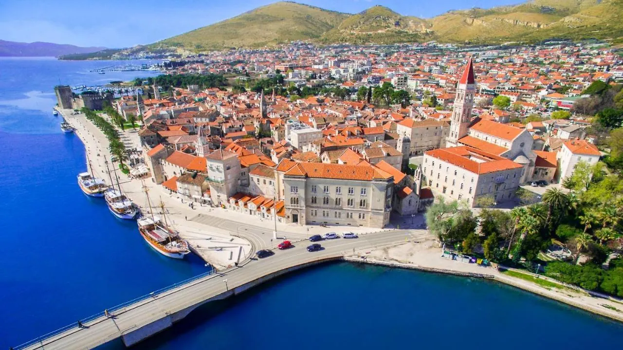 Guest house Apartmani Marina Trogir