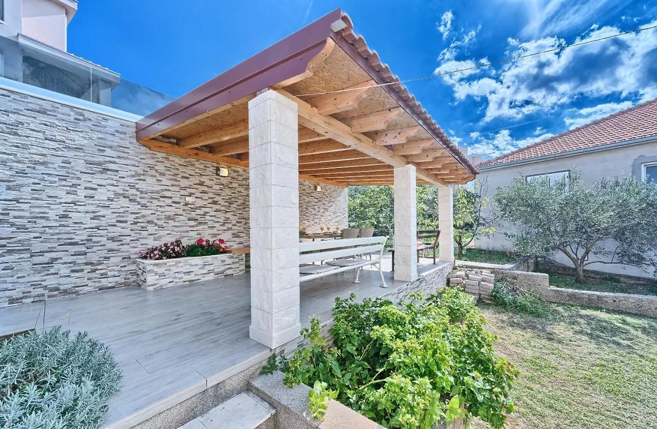 Guest house Apartmani Marina Trogir