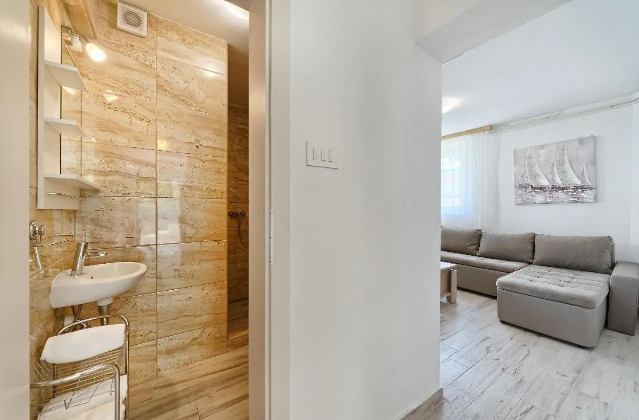 Guest house Apartmani Marina Trogir