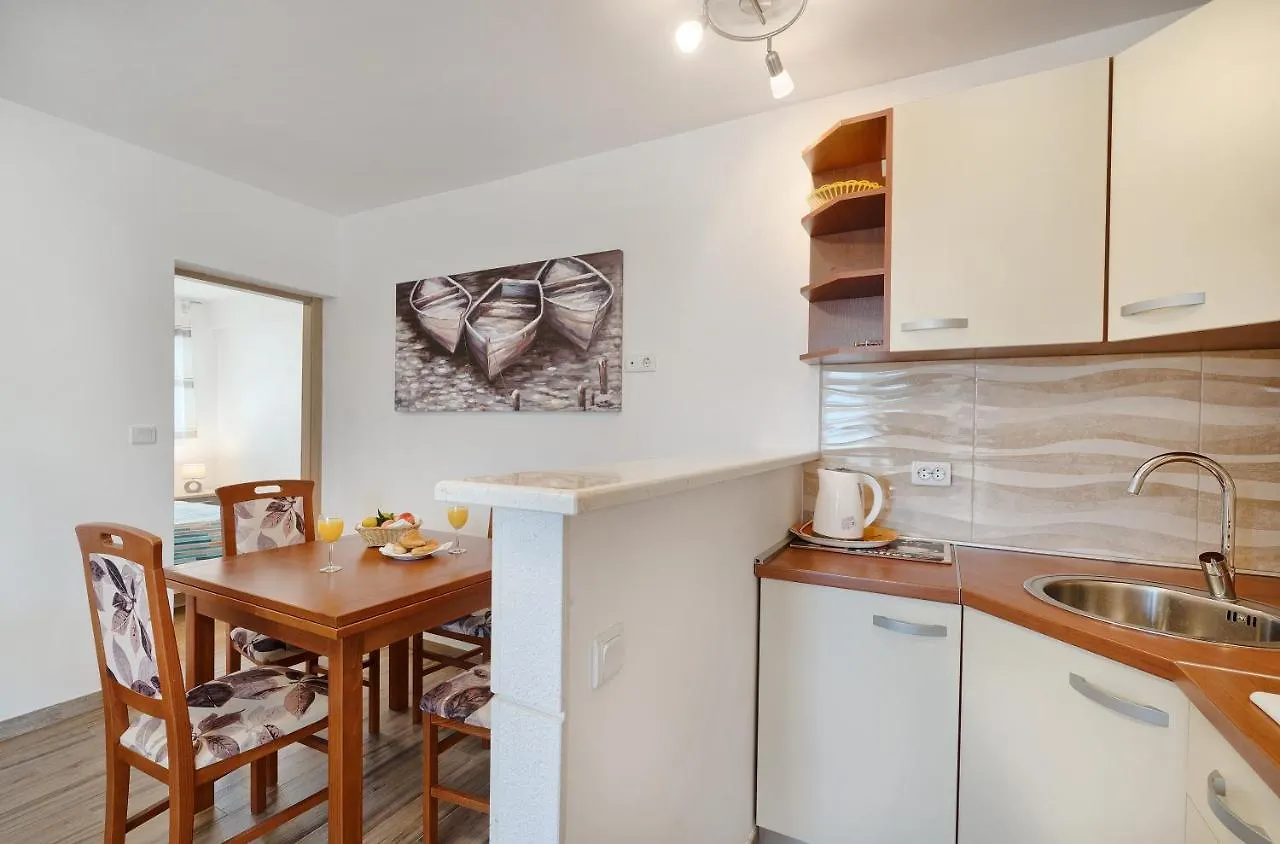 Apartmani Marina Trogir Guest house