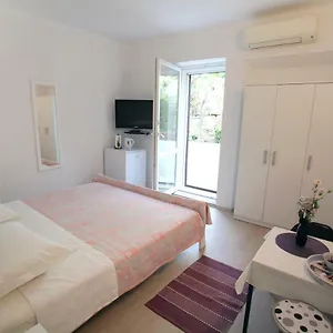 3* Pensión Feme
